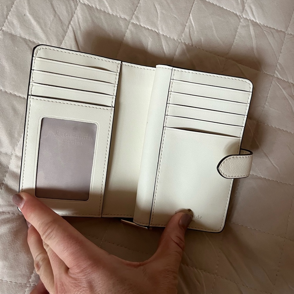 Kate Spade Ivory Wallet - Picture 3 of 4